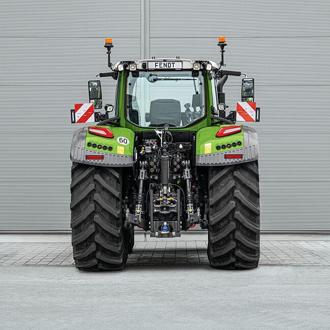 Pokrov LED luči za opozorilno tablo na traktorjih Fendt Vario 300-1000 image 6