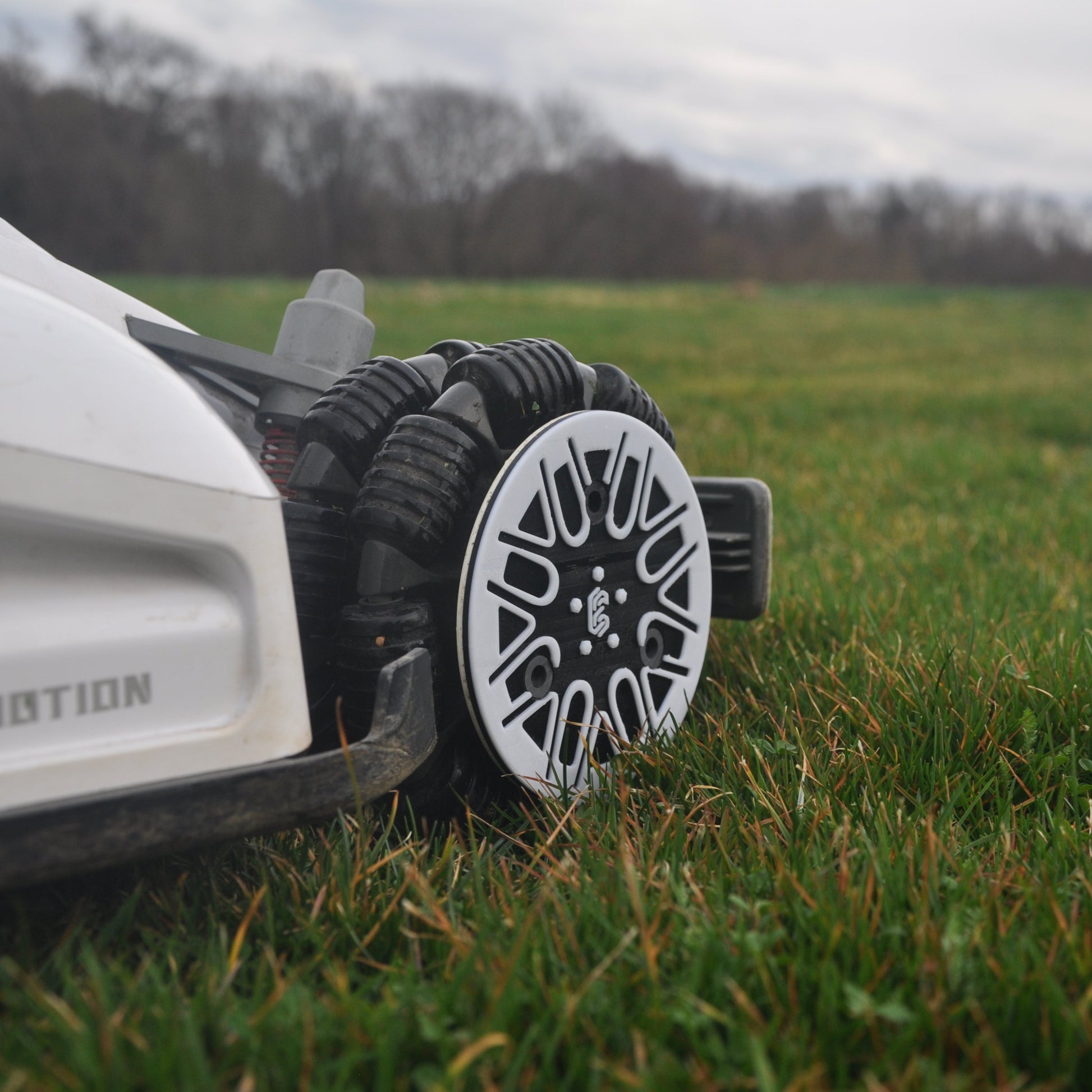 Mammotion Luba 1 & 2 wheel cover -OldSchool style
