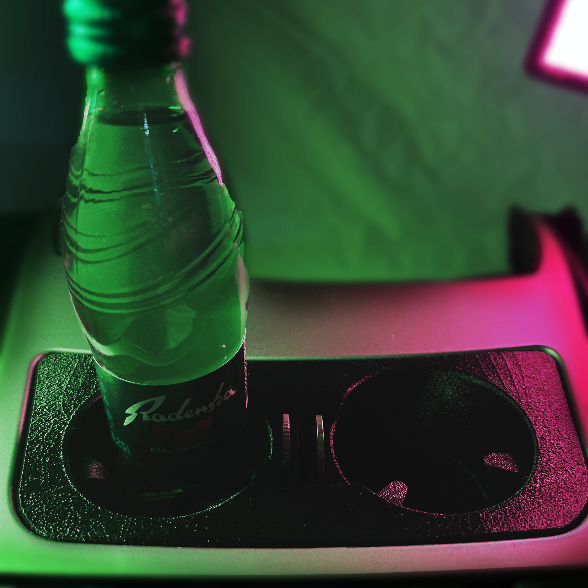 Drinks holder for BMW 1 Series (E8X)