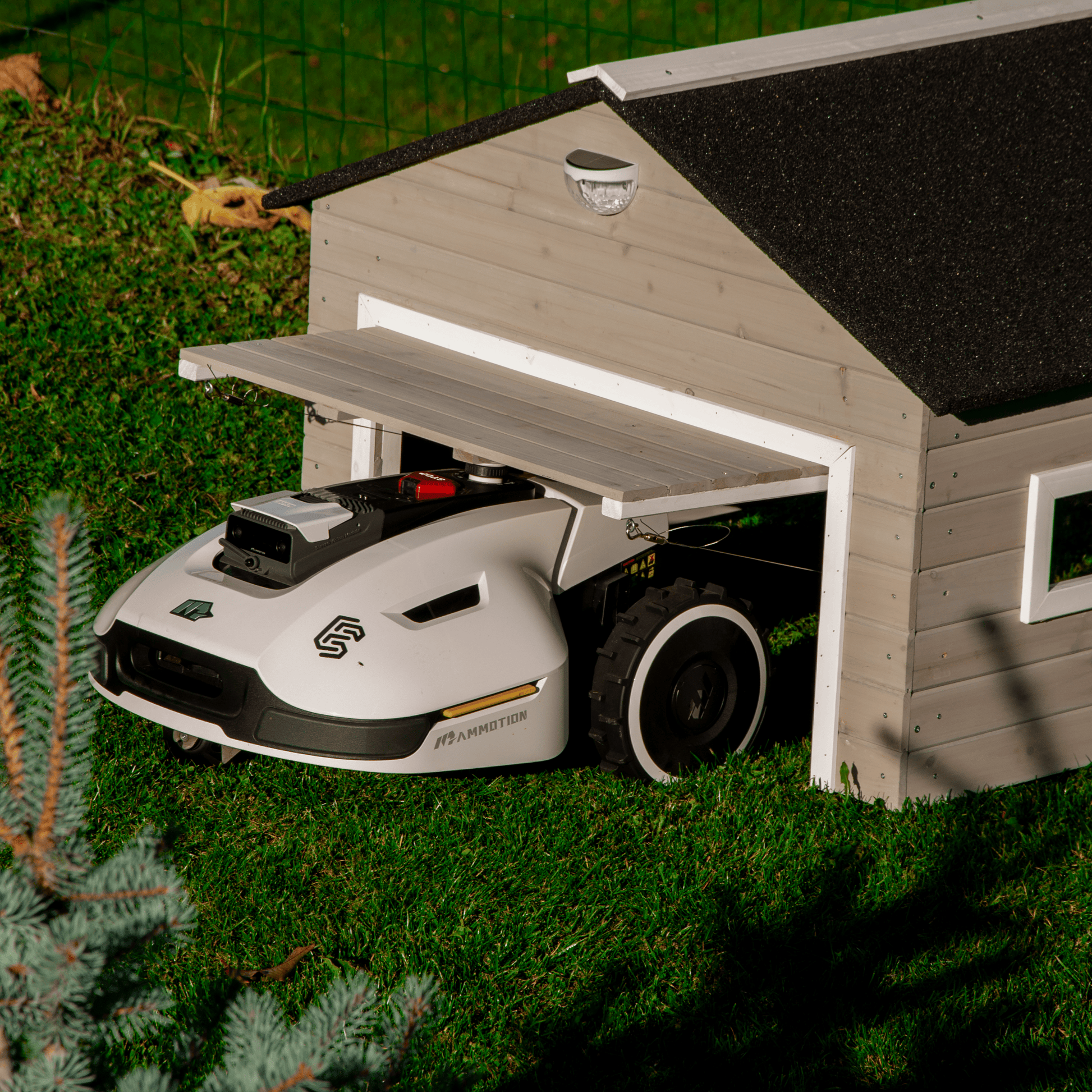 My Robot Home Plus – Automatische Garage für Mähroboter - Exact Designs