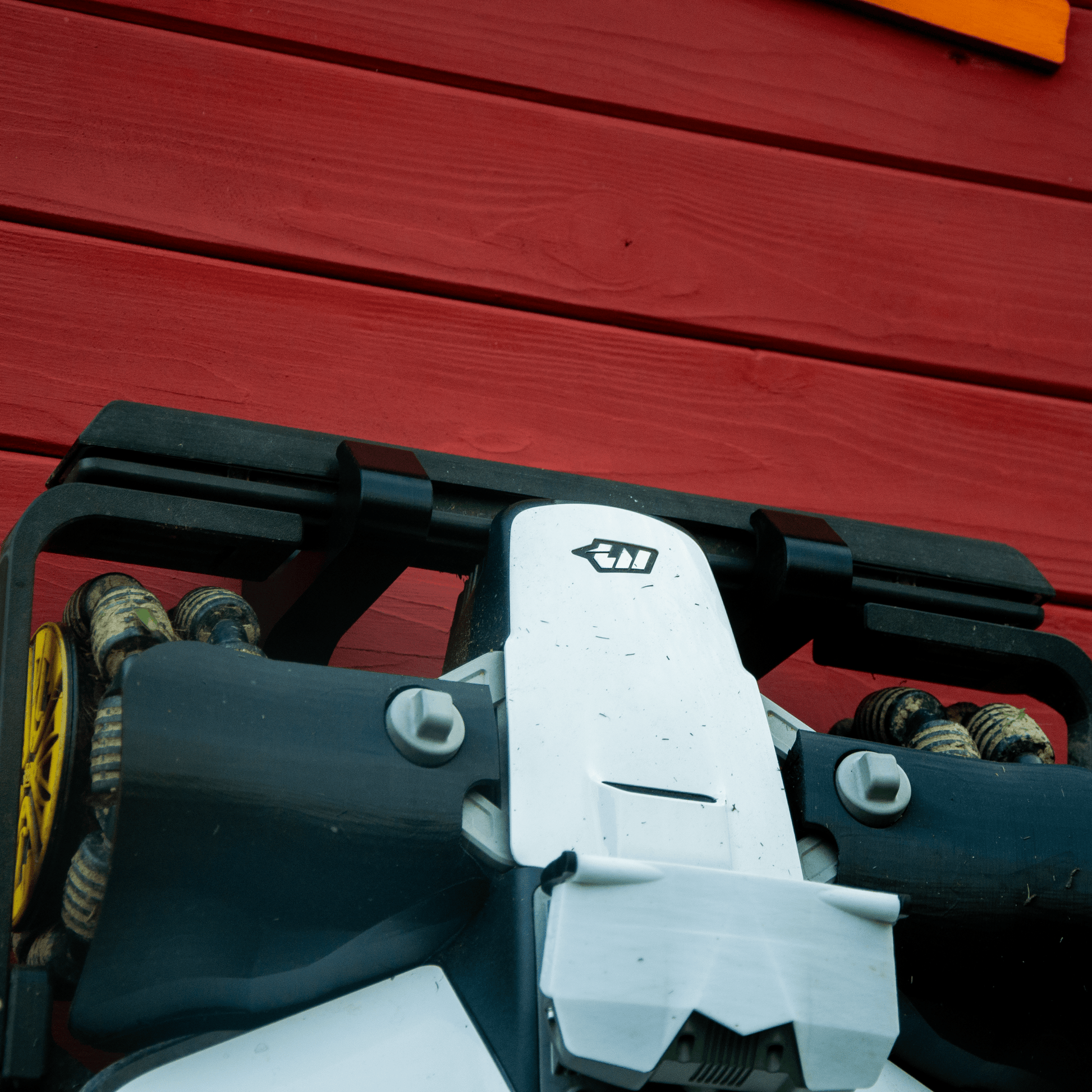 Stenski nosilec za Mammotion Luba 1, 2, 2X & Mini - Exact Designs